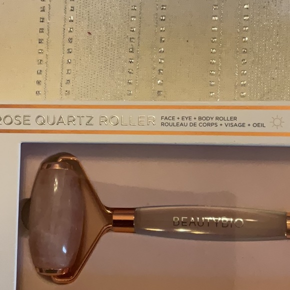 BeautyBio Rose Quartz Roller - Picture 2 of 4